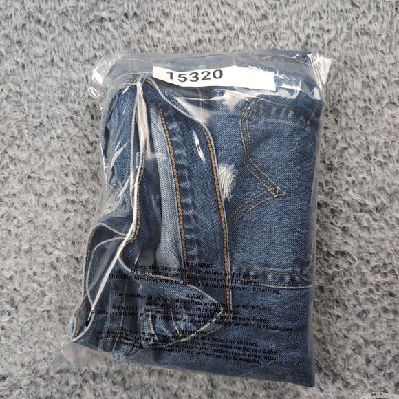 Levi's 501 Shorts Women 18W Blue Normcore Distressed Bikercore Raw Hem Med Wash - Picture 8 of 8